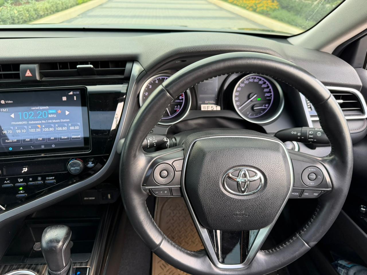 Gambar Camry 2.5 V at